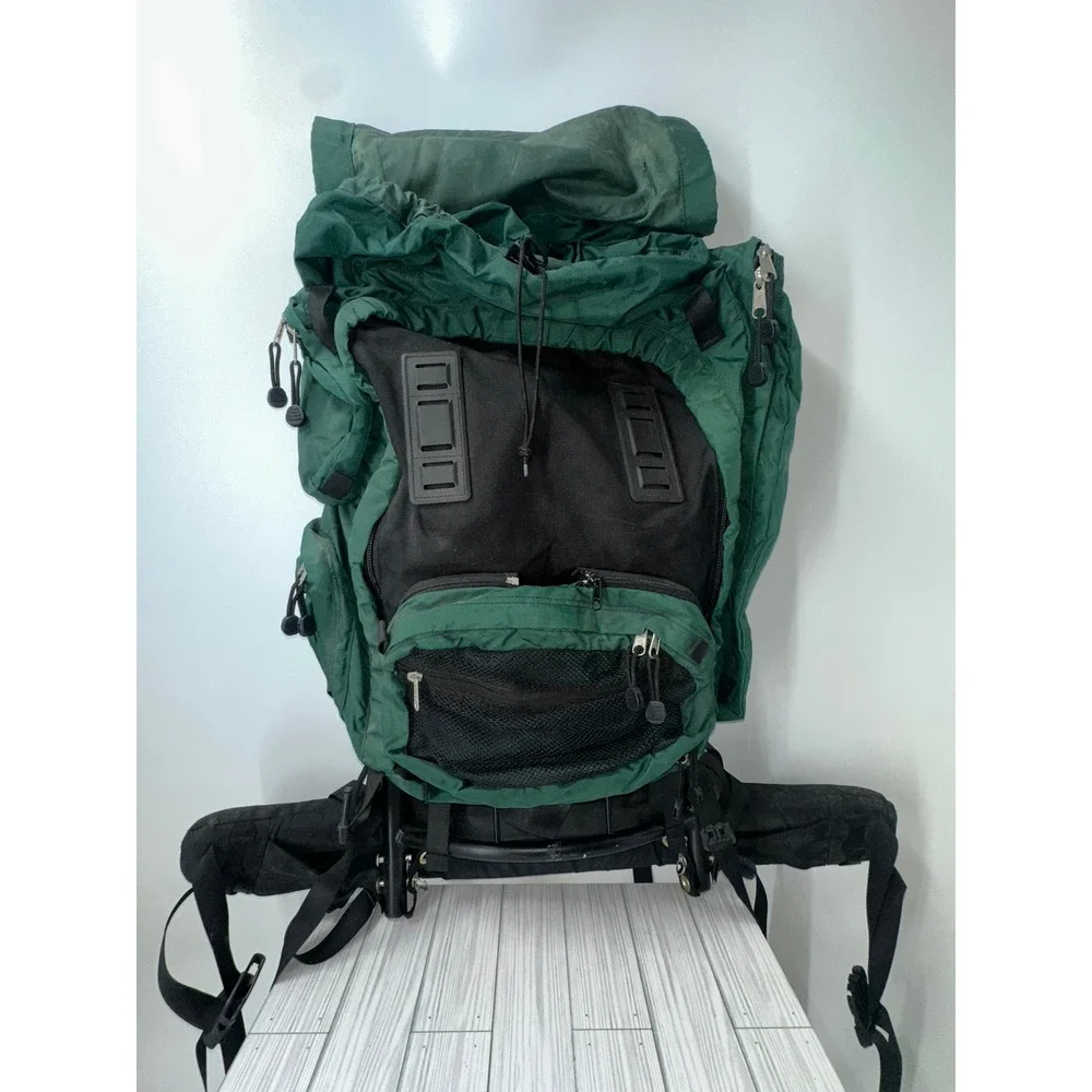 REI Trekker Wonderland‎ Backpack Rucksack Green Black Camping Hiking Outdoor Bag